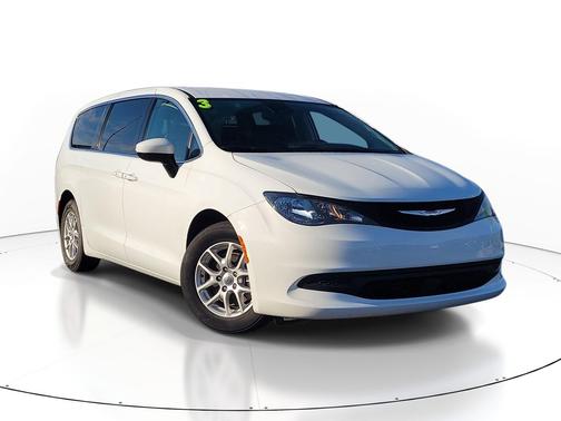Bright White Clearcoat 2023 Chrysler Voyager LX