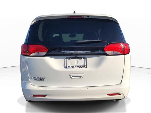 Bright White Clearcoat 2023 Chrysler Voyager LX