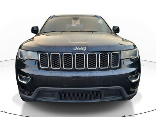 Diamond Black Crystal Pearlcoat 2021 Jeep Grand Cherokee Laredo