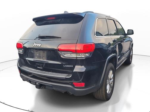 Diamond Black Crystal Pearlcoat 2021 Jeep Grand Cherokee Laredo