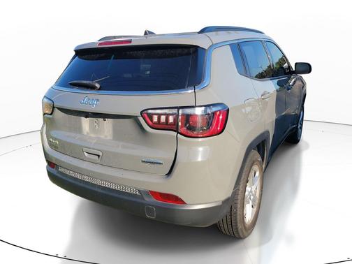 Sting-Gray Clearcoat 2024 Jeep Compass Latitude