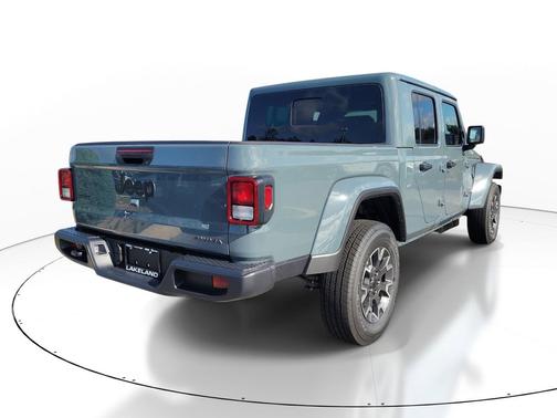 Anvil Clearcoat 2026 Jeep Gladiator Sahara 4x4