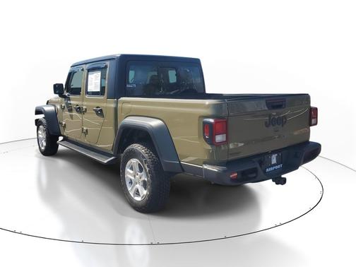 41 2025 Jeep Gladiator Sport