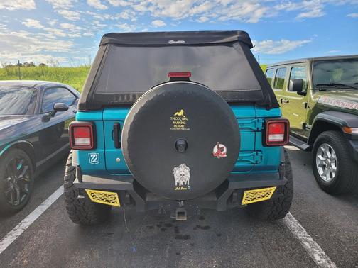 Bikini Pearl Coat 2024 Jeep Wrangler Sport