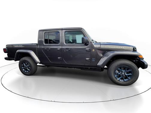 Granite Crystal Metallic Clearcoat 2026 Jeep Gladiator 85th Anniversary Edition 4x4