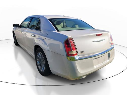 Ivory Tri-Coat Pearl 2014 Chrysler 300 S