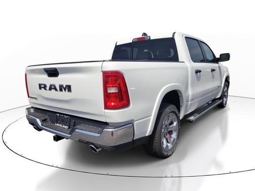 Bright White Clearcoat 2026 RAM 1500 Big Horn/Lone Star