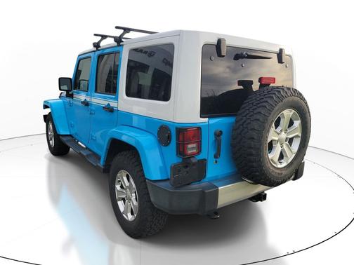 Chief Clearcoat 2017 Jeep Wrangler Unlimited Sahara