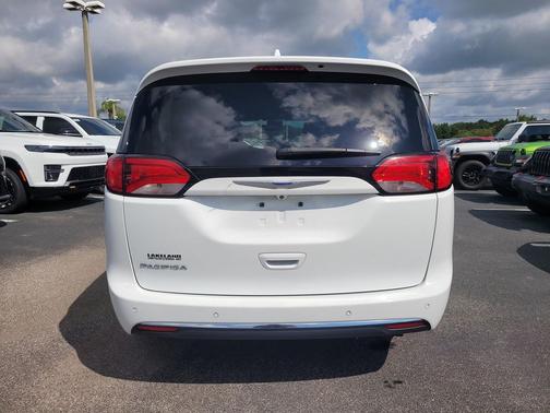 Bright White Clearcoat 2020 Chrysler Pacifica Touring-L Plus
