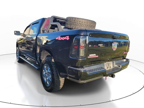 Diamond Black Crystal Pearlcoat 2019 RAM 1500 Big Horn