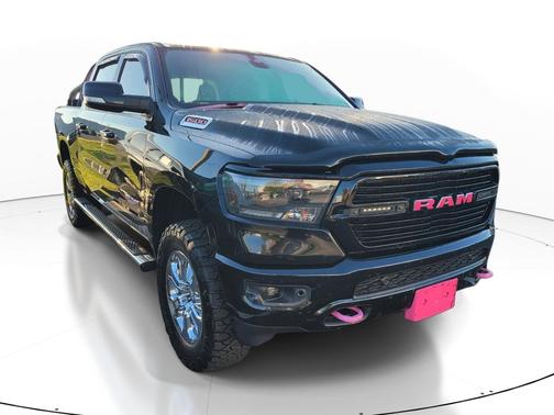 Diamond Black Crystal Pearlcoat 2019 RAM 1500 Big Horn
