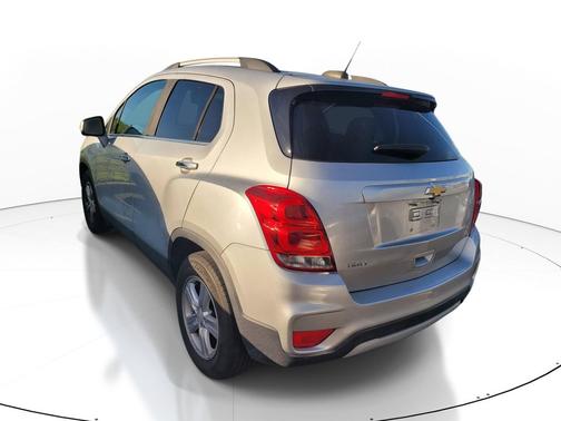 Silver Ice Metallic 2019 Chevrolet Trax LT