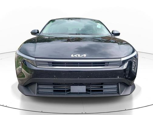 Aurora Black Pearl 2025 Kia K4 LXS
