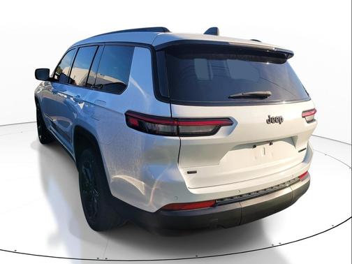 Bright White Clearcoat 2023 Jeep Grand Cherokee L Limited