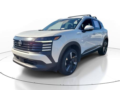 Aspen White Tricoat 2025 Nissan Kicks SR