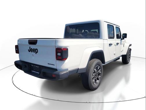 Bright White Clearcoat 2026 Jeep Gladiator Sahara 4x4