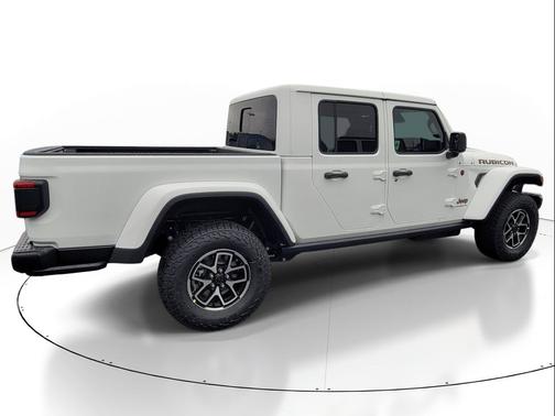 Bright White Clearcoat 2026 Jeep Gladiator Rubicon