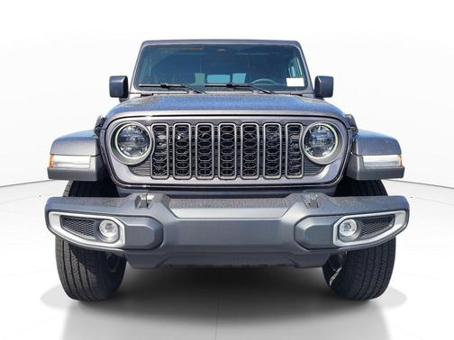 Granite Crystal Metallic Clearcoat 2026 Jeep Gladiator Sahara 4x4