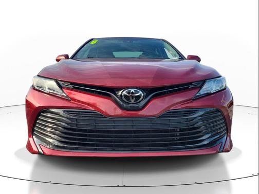 Pearl 2018 Toyota Camry LE