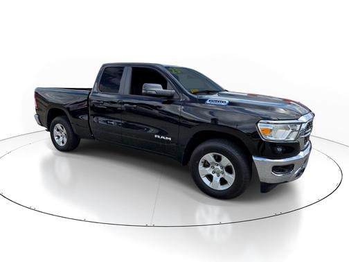 Diamond Black Crystal Pearlcoat 2023 RAM 1500 Big Horn/Lone Star