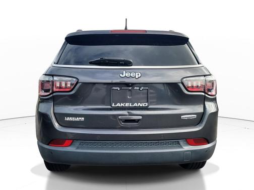 Granite Crystal Metallic Clearcoat 2022 Jeep Compass Latitude