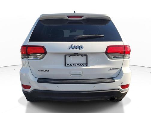 Bright White Clearcoat 2021 Jeep Grand Cherokee Laredo