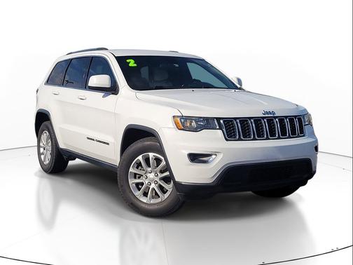 Bright White Clearcoat 2021 Jeep Grand Cherokee Laredo
