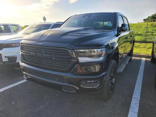 Diamond Black Crystal Pearlcoat 2023 RAM 1500 Laramie