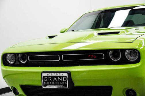 Sublime Pearl Coat 2015 Dodge Challenger R/T Plus