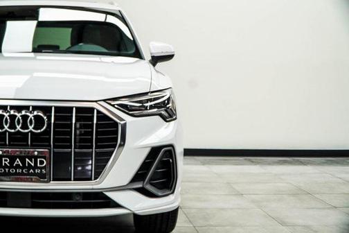 2024 Audi Q3 Premium 45 TFSI S line quattro Tiptronic