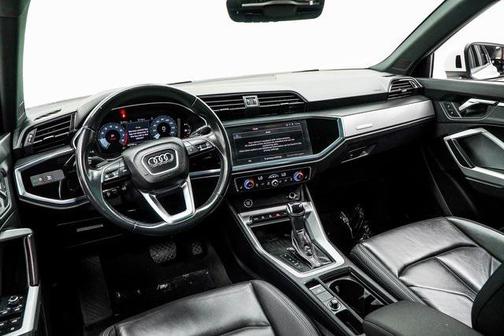 2024 Audi Q3 Premium 45 TFSI S line quattro Tiptronic