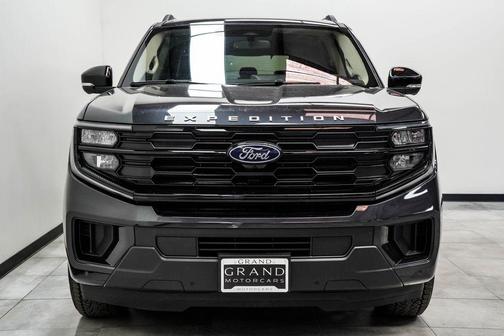 Gray Metallic 2025 Ford Expedition Active