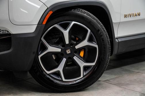 2023 Rivian R1S Adventure