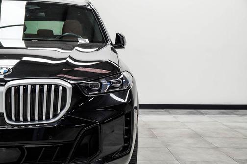 Black Sapphire Metallic 2026 BMW X5 xDrive40i