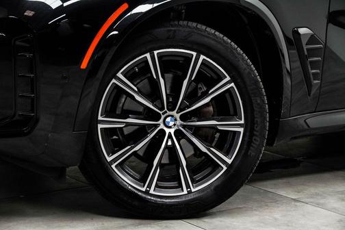 Black Sapphire Metallic 2026 BMW X5 xDrive40i