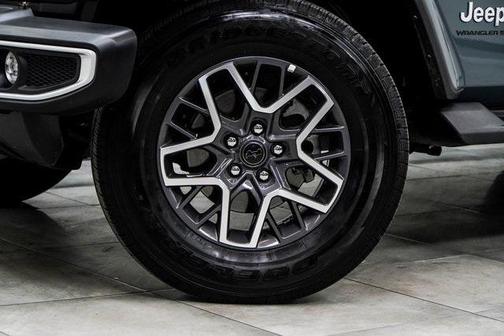 2024 Jeep Wrangler 4-Door Sahara 4x4