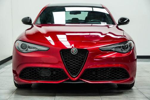Rosso Etna 2022 Alfa Romeo Giulia Veloce