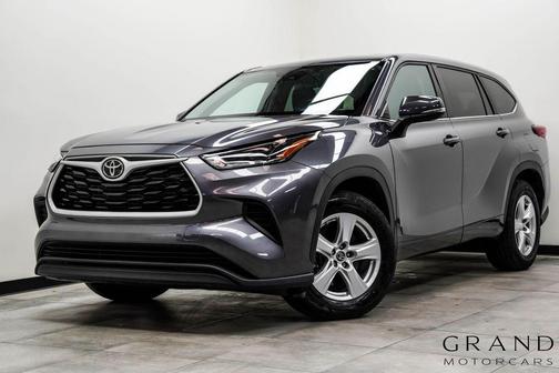 Magnetic Gray Metallic 2023 Toyota Highlander Platinum