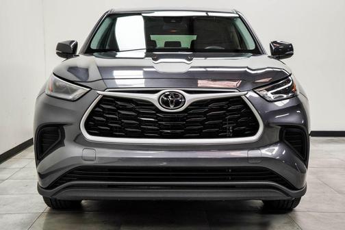 Magnetic Gray Metallic 2023 Toyota Highlander Platinum