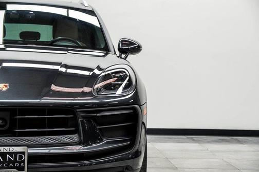 2024 Porsche Macan T