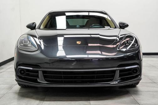 2017 Porsche Panamera 4