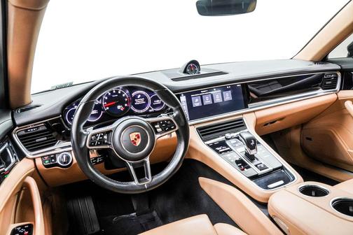 2017 Porsche Panamera 4