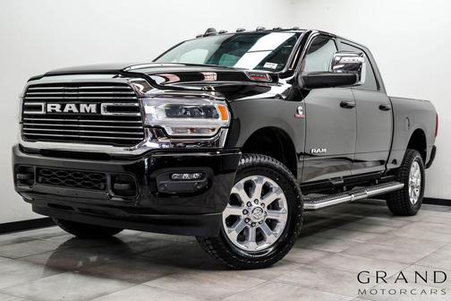 Diamond Black Crystal Pearlcoat 2023 RAM 2500 Laramie Crew Cab 4x4 6'4' Box