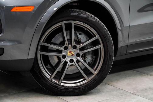 Quartzite Grey Metallic 2021 Porsche Cayenne S