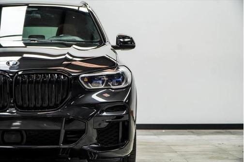2022 BMW X5 M50i