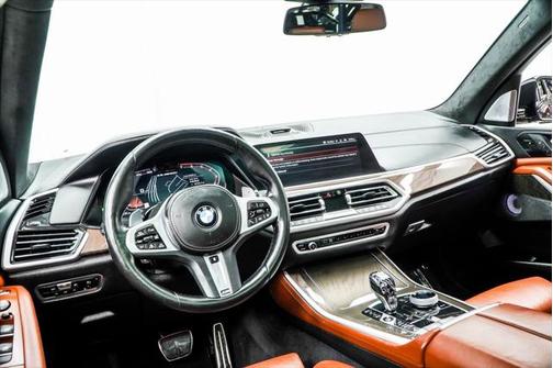 2022 BMW X5 M50i