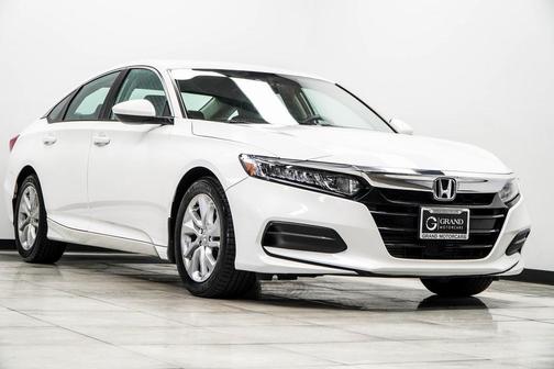 Photo 4 of 36 of 2019 Honda Accord LX