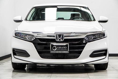 Photo 5 of 36 of 2019 Honda Accord LX