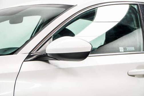 Photo 2 of 36 of 2019 Honda Accord LX