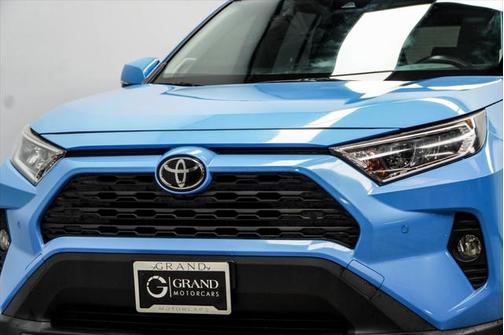2019 Toyota RAV4 XLE Premium
